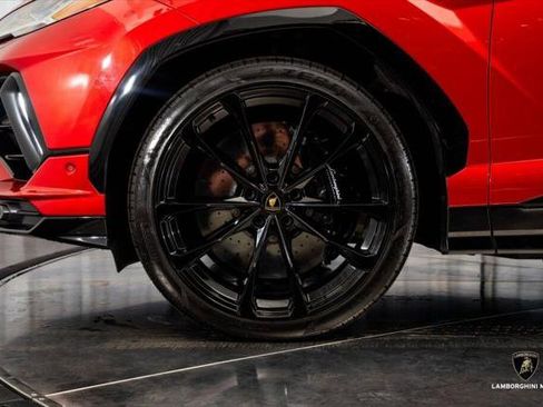 Used 2023 Lamborghini Urus S image 12