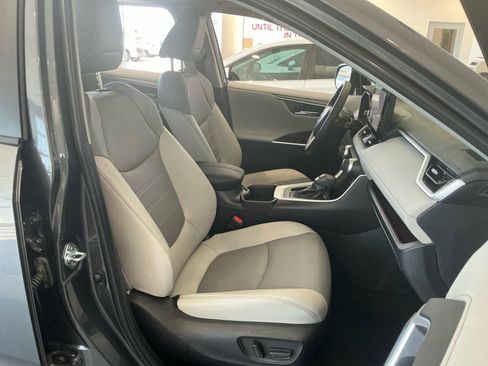 Used 2025 Toyota RAV4 Limited w/ Advanced Technology Package FWD image 19
