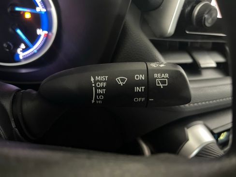 Used 2024 Toyota RAV4 LE AWD/4WD image 61