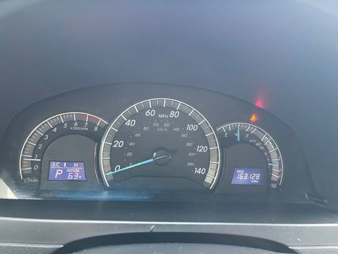 Used 2012 Toyota Camry SE w/ Leather Pkg FWD image 23