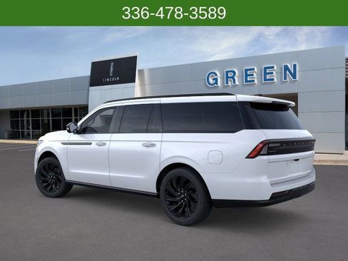 New 2026 Lincoln Navigator L Reserve w/ Jet Appearance Package AWD/4WD image 4