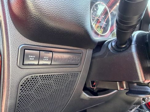 Used 2014 Jeep Wrangler Unlimited Rubicon w/ Connectivity Group AWD/4WD image 16