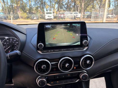 Used 2025 Nissan Sentra SV image 17