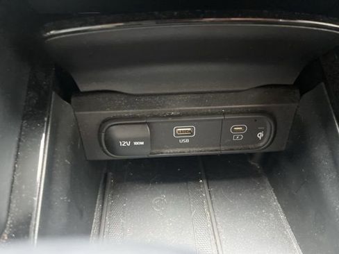 Used 2023 Kia Telluride EX w/ EX Captain's Chair Package image 36