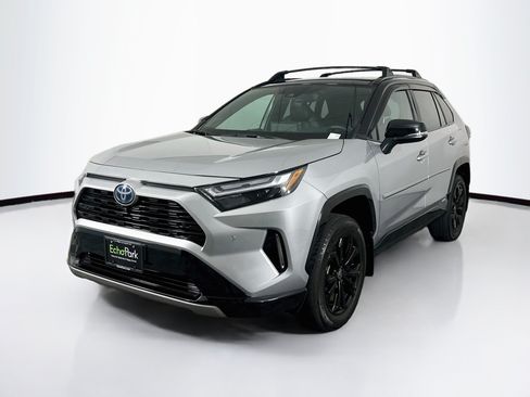 Used 2022 Toyota RAV4 XSE AWD/4WD image 3