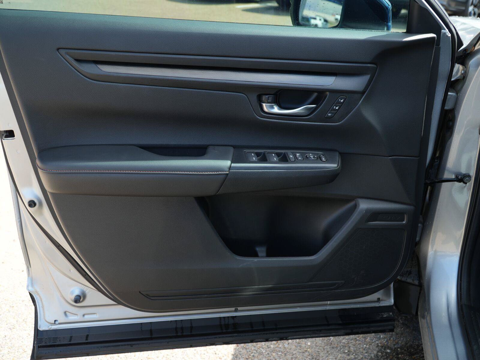 Used 2025 Honda CR-V Sport-L image 5