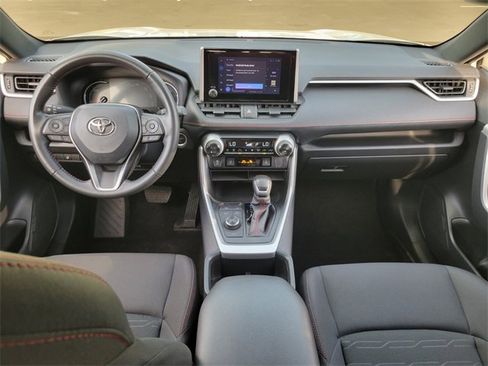 Used 2023 Toyota RAV4 SE image 16