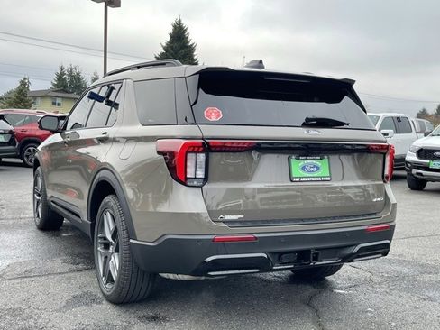 New 2026 Ford Explorer ST-Line w/ ST-Line Street Pack image 3