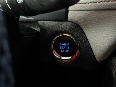 Used 2019 Toyota RAV4 XLE Premium FWD image 29