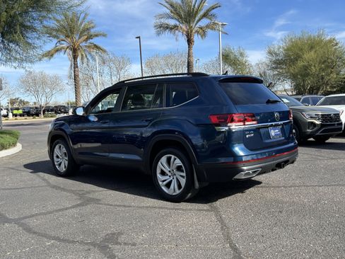 Certified 2022 Volkswagen Atlas SE w/ Panoramic Sunroof Package image 3