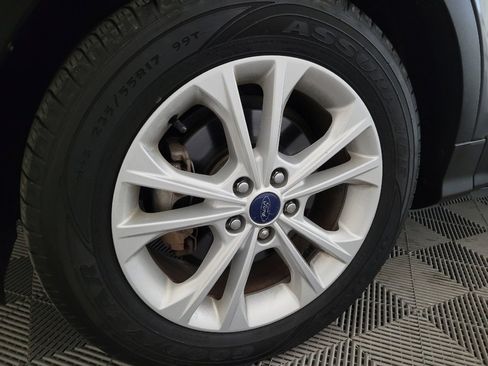 Used 2018 Ford Escape SE w/ SE Sync 3 Package FWD image 31