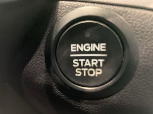 Used 2020 Ford Escape SE image 20