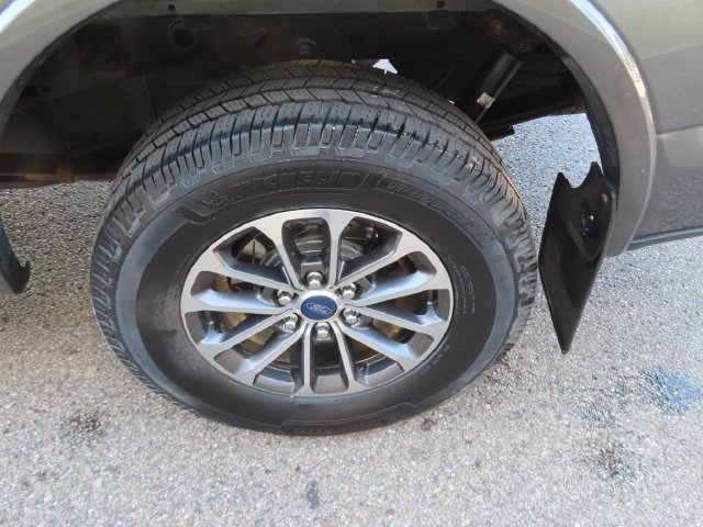 Used 2019 Ford F150 XLT w/ Equipment Group 302A Luxury AWD/4WD image 18