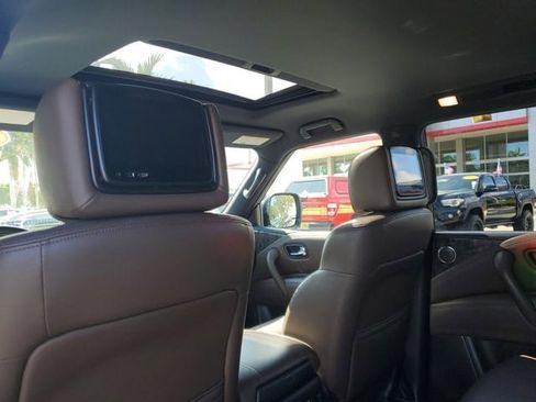 Used 2022 Nissan Armada Platinum image 11