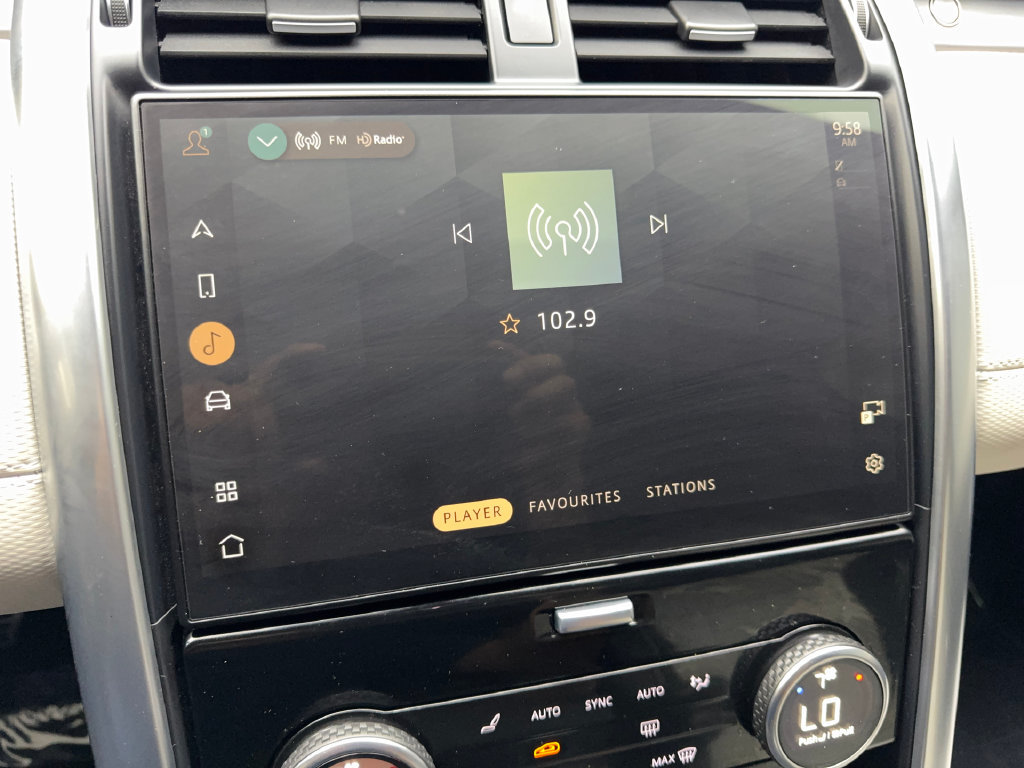 Used 2024 Land Rover Discovery Dynamic SE AWD/4WD image 66