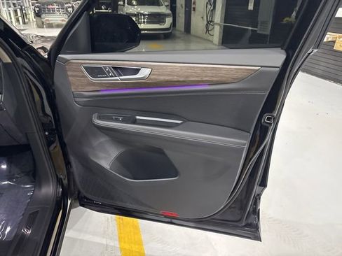 Used 2025 Volkswagen Atlas SEL Premium R-Line image 34