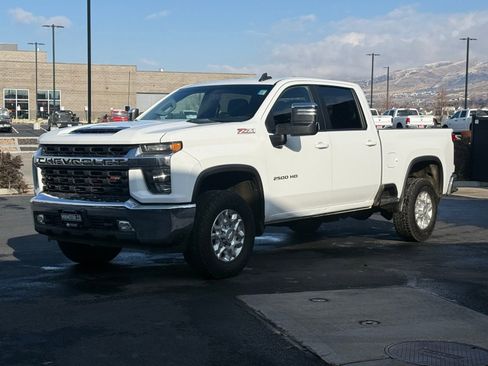 Used 2023 Chevrolet Silverado 2500 LT w/ Convenience Package image 6