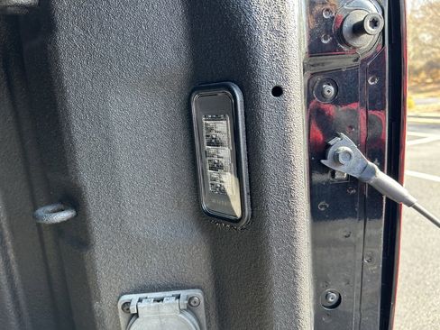 Used 2022 GMC Sierra 1500 AT4X image 28