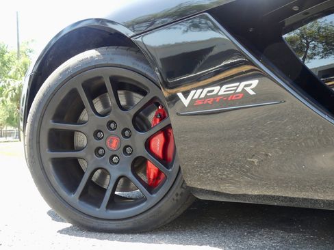 Used 2004 Dodge Viper SRT-10 image 57