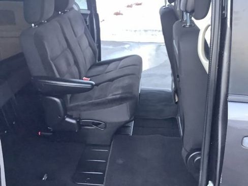 Used 2019 Dodge Grand Caravan SE image 15