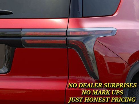New 2026 Chevrolet Traverse LT w/ Driver Confidence Package FWD image 11