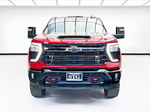 Used 2025 Chevrolet Silverado 2500 LTZ w/ LTZ Plus Package image 2