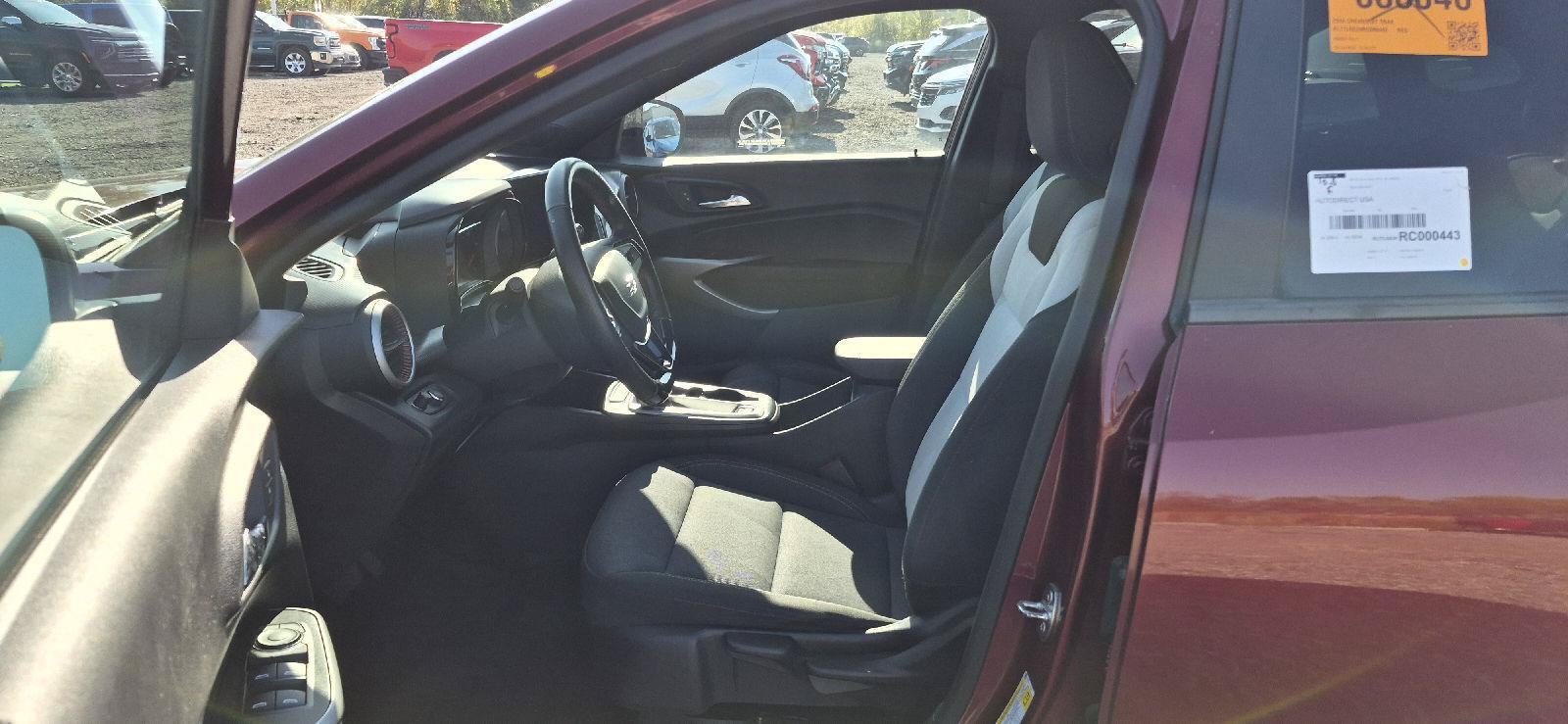 Used 2024 Chevrolet Trax RS FWD image 6