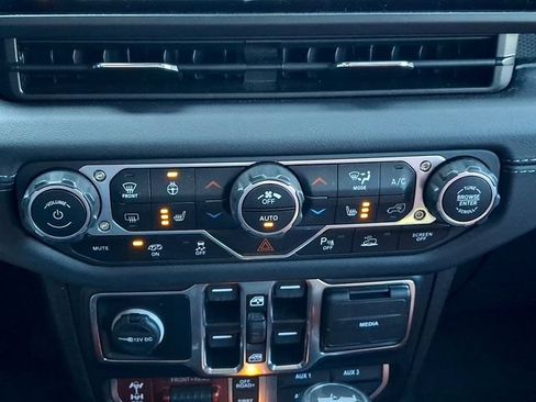 Used 2024 Jeep Wrangler Unlimited Rubicon 392 AWD/4WD image 19