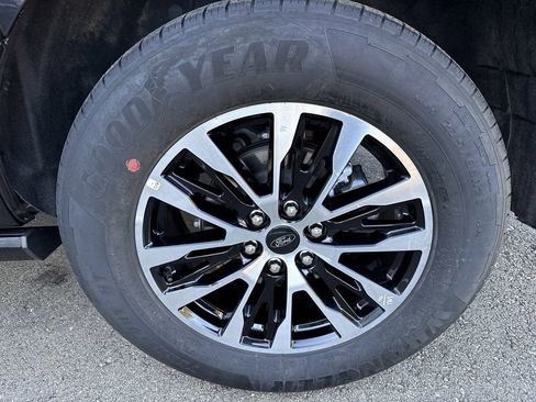 Used 2025 Ford Expedition Max Platinum image 19