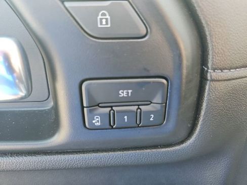 Used 2022 Chevrolet Silverado 3500 LTZ w/ LTZ Convenience Package image 17