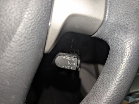 Used 2011 Toyota Corolla LE image 40