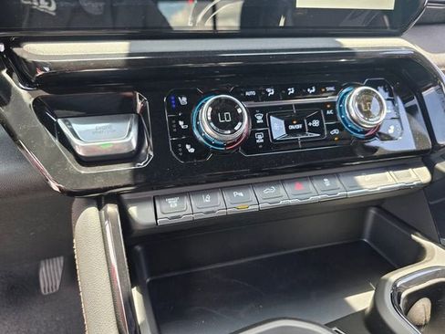 New 2026 GMC Sierra 2500 AT4 w/ AT4 Premium Plus Package AWD/4WD image 26