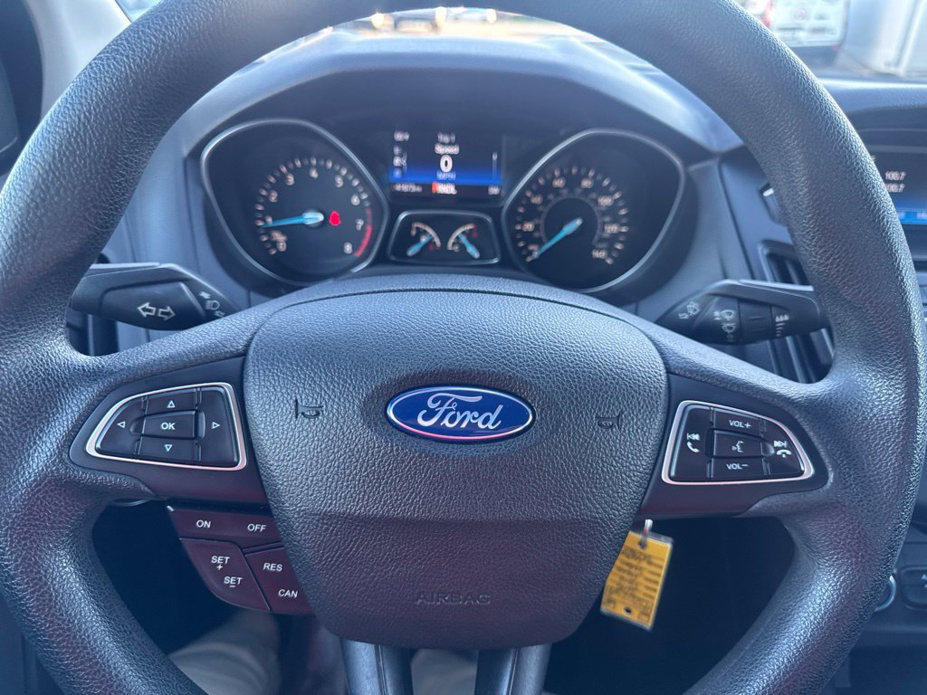 Used 2015 Ford Focus SE FWD image 15