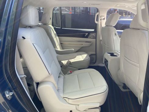 Used 2025 Buick Enclave Avenir w/ Super Cruise Package AWD/4WD image 17