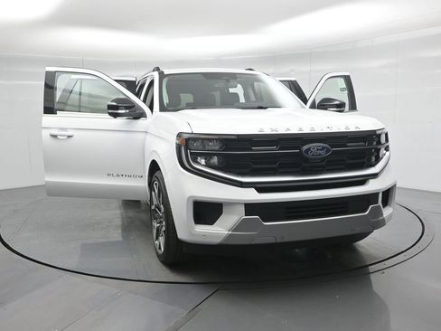 New 2025 Ford Expedition Platinum w/ Platinum Ultimate Package AWD/4WD image 32