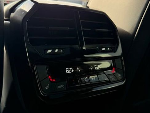 Used 2022 BMW iX xDrive50 w/ Premium Package image 30