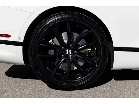 Used 2024 Bentley Continental GT V8 image 15