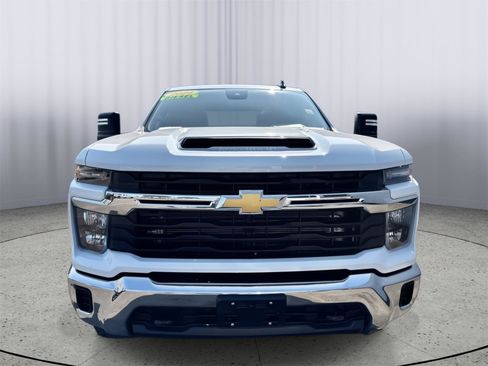 Used 2024 Chevrolet Silverado 2500 LT AWD/4WD image 39