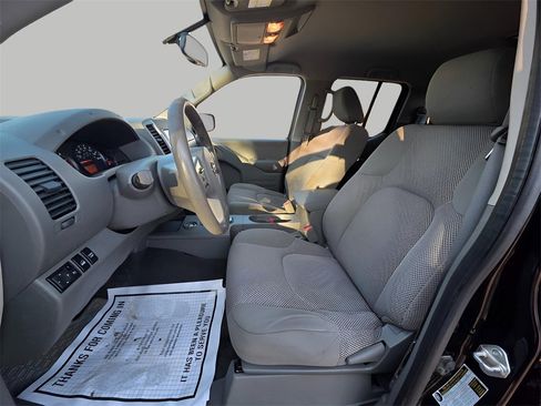 Used 2021 Nissan Frontier SV w/ Midnight Edition Floor Mats image 15