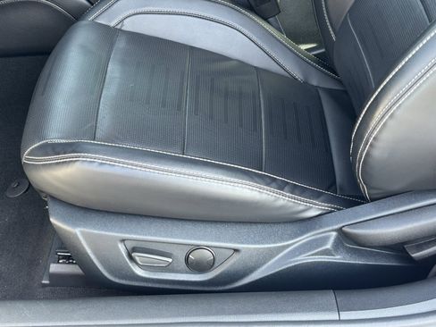 Used 2021 Ford Mustang Shelby GT500 w/ Technology Package image 16