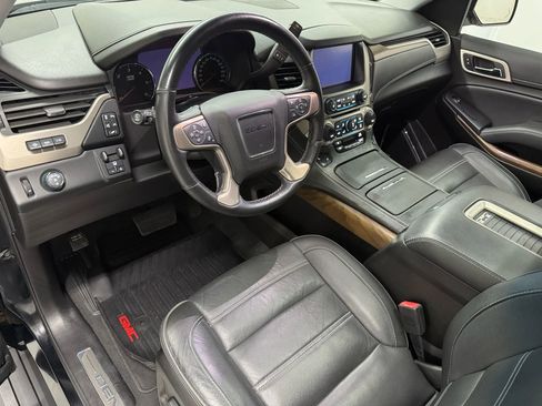 Used 2019 GMC Yukon XL Denali w/ Denali Ultimate Package image 10