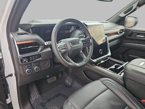 Certified 2025 GMC Yukon Denali AWD/4WD image 22