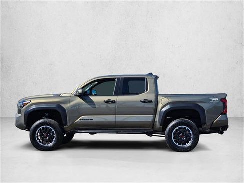 Used 2025 Toyota Tacoma TRD Off-Road w/ TRD Off Road Upgrade Package AWD/4WD image 9