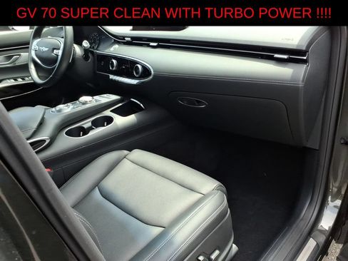 Used 2025 Genesis GV70 2.5T AWD/4WD image 9