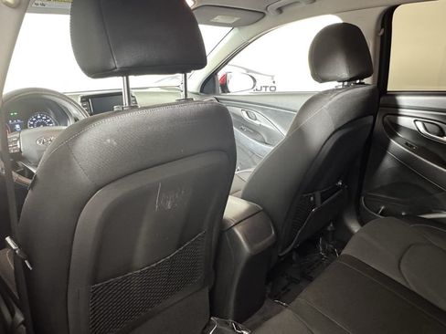 Used 2019 Hyundai Elantra GT FWD image 25