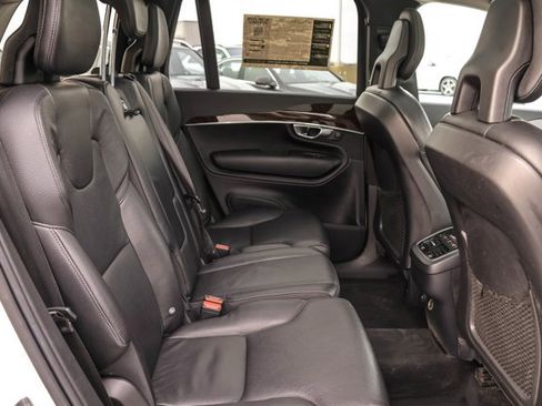 Used 2017 Volvo XC90 T6 Momentum w/ Momentum Plus Package image 29