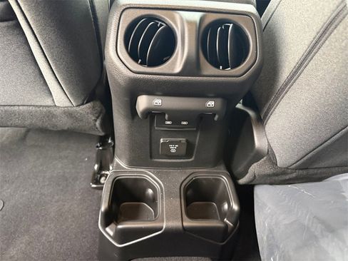 New 2025 Jeep Gladiator Sport image 27