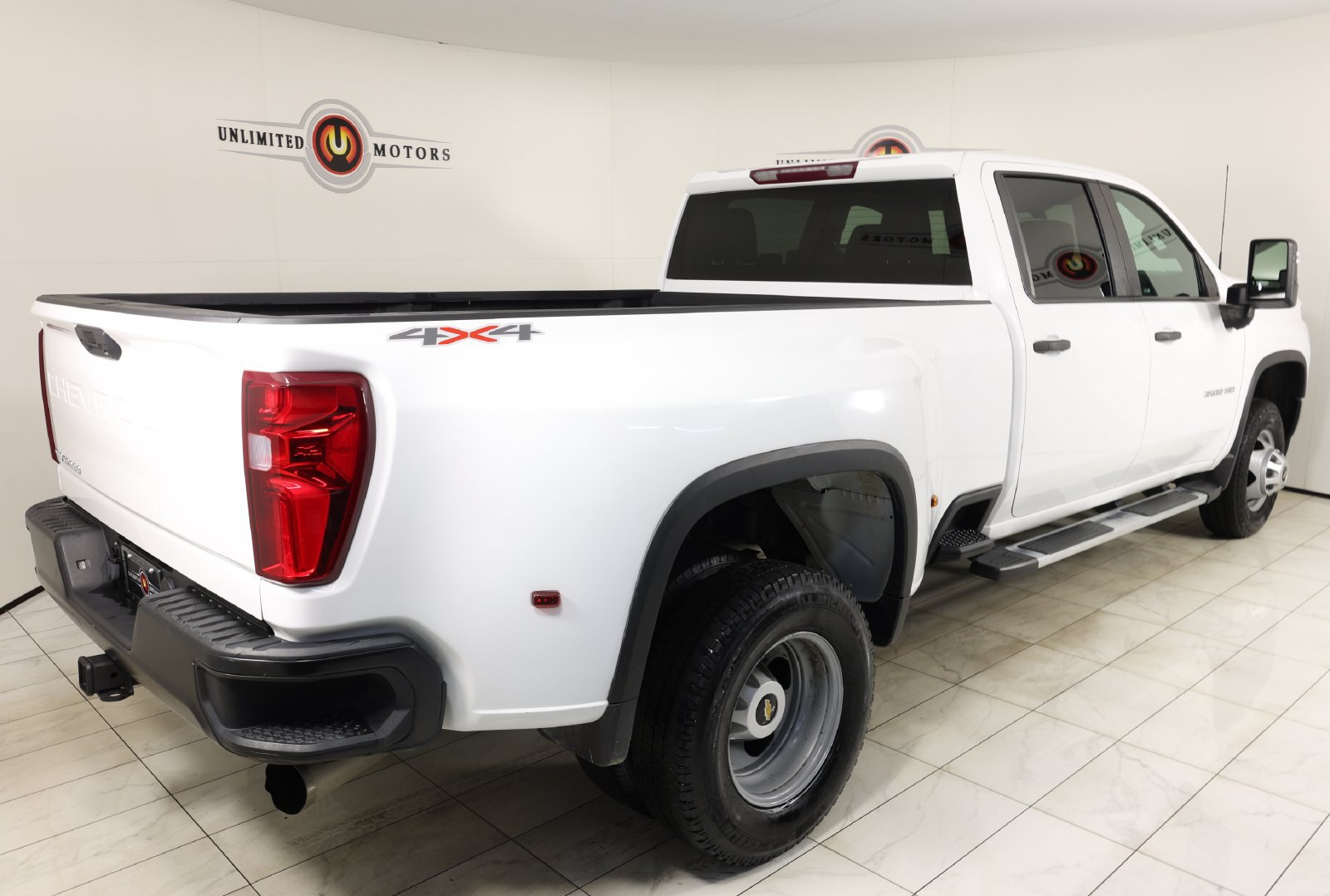 Used 2023 Chevrolet Silverado 3500 W/T w/ Gooseneck/5TH Wheel Package AWD/4WD image 3