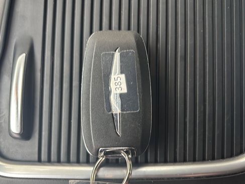 Used 2023 Chrysler Pacifica Touring-L FWD image 36