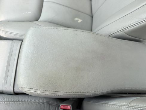 Used 2009 Cadillac DTS w/ Trunk Convenience Package image 33